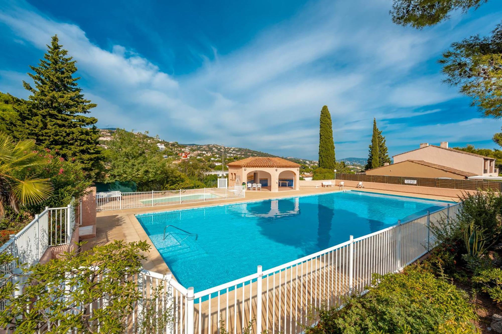 Residence Partenaire Le Domaine De Garlande Cavalaire-sur-Mer Luaran gambar