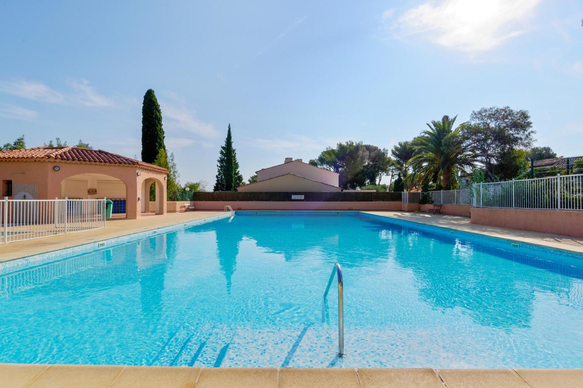Residence Partenaire Le Domaine De Garlande Cavalaire-sur-Mer Luaran gambar