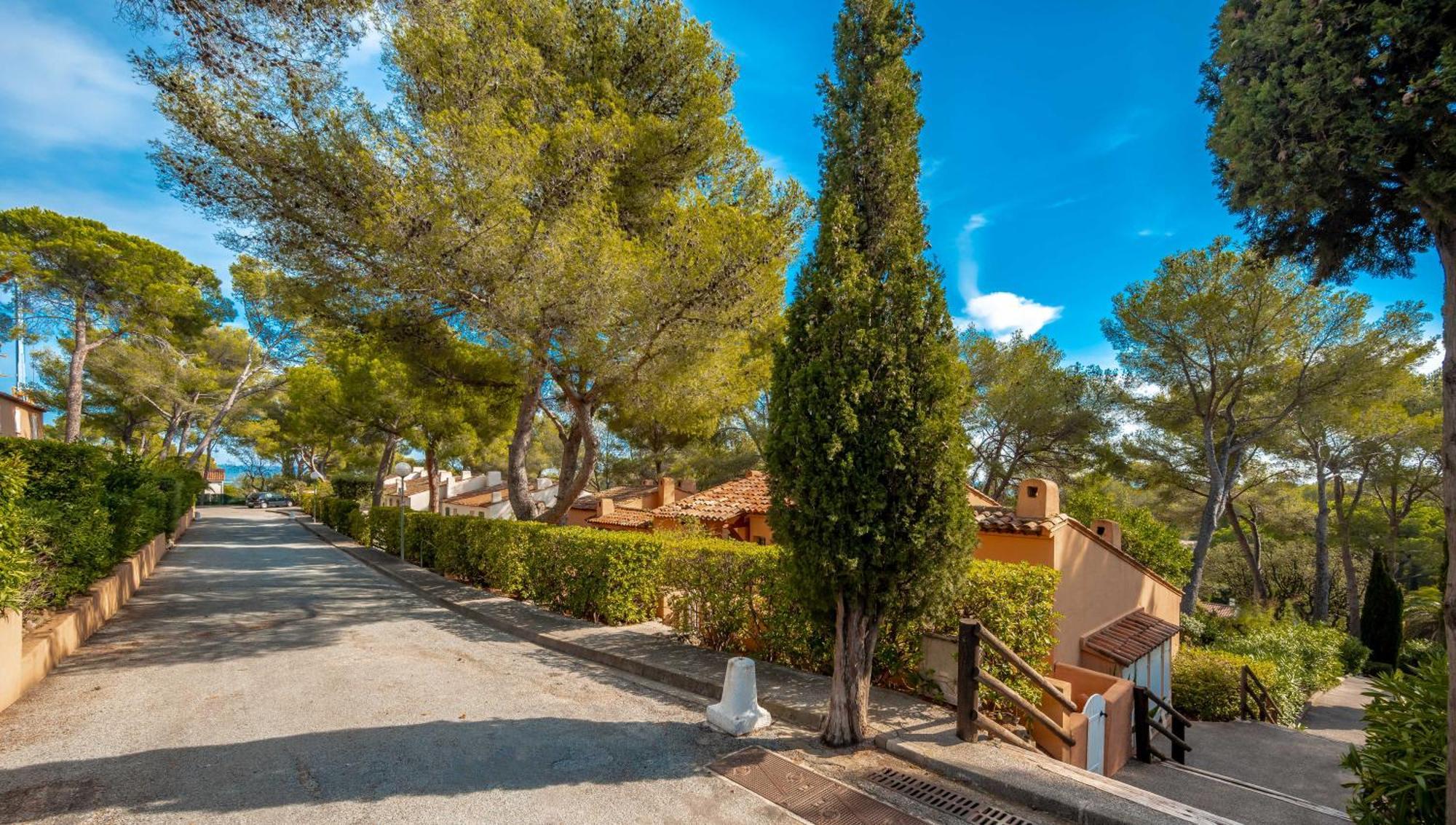 Residence Partenaire Le Domaine De Garlande Cavalaire-sur-Mer Luaran gambar